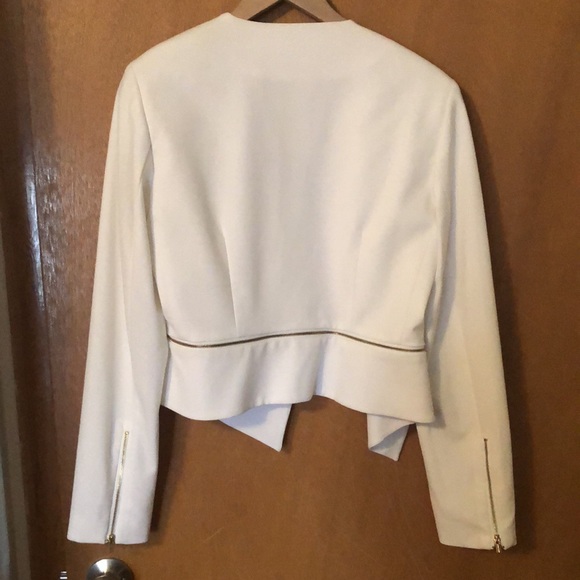 Blazer - Picture 2 of 3